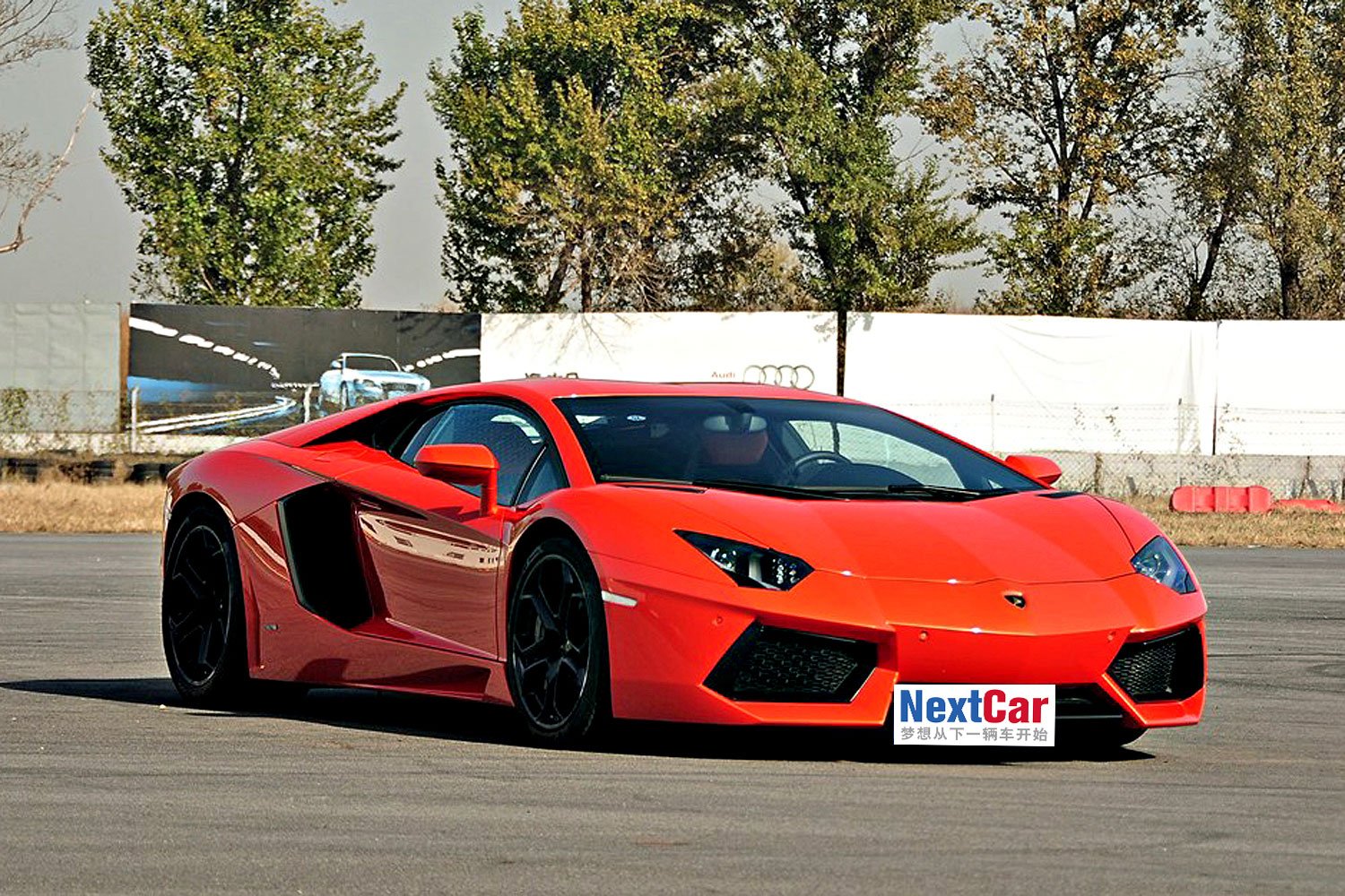 Aventador外觀圖